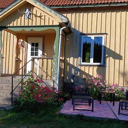 Charmigt Hus Pa Landet Naera Till Bad Strömstad エクステリア 写真