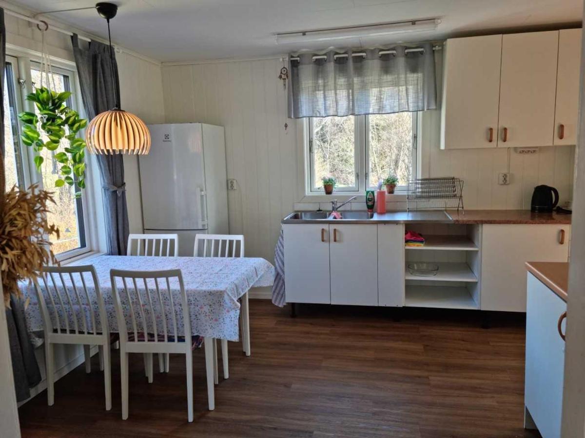 Charmigt Hus Pa Landet Naera Till Bad Strömstad エクステリア 写真