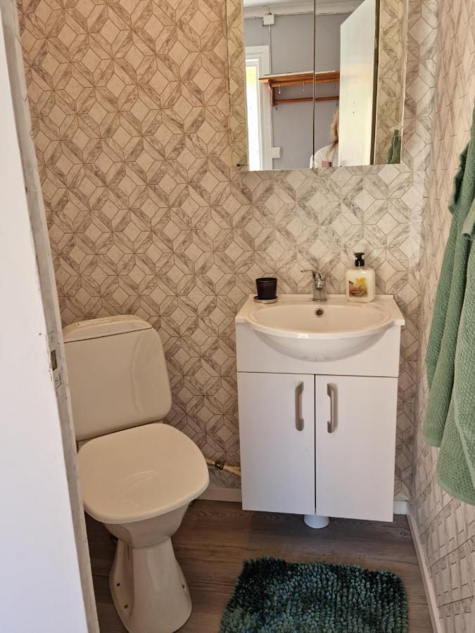 Charmigt Hus Pa Landet Naera Till Bad Strömstad エクステリア 写真
