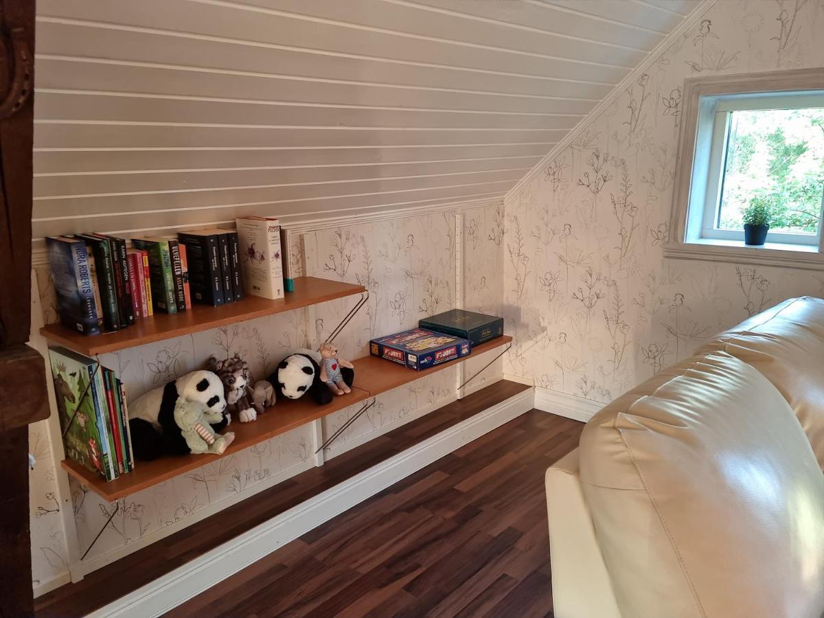 Charmigt Hus Pa Landet Naera Till Bad Strömstad エクステリア 写真