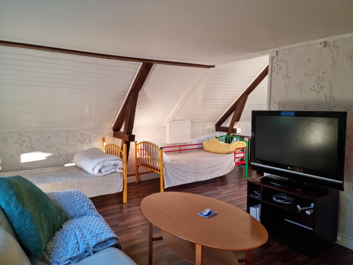 Charmigt Hus Pa Landet Naera Till Bad Strömstad エクステリア 写真