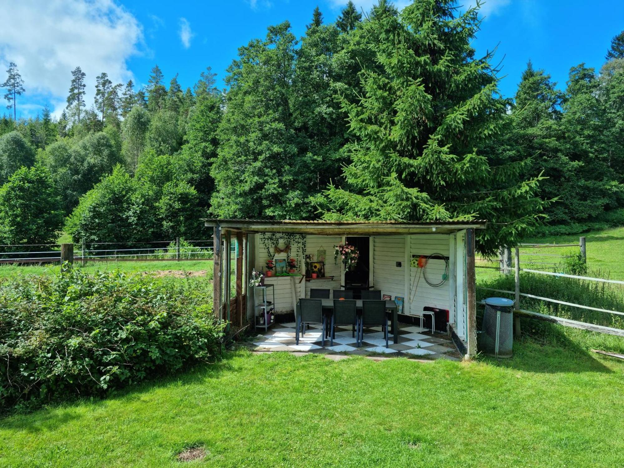 Charmigt Hus Pa Landet Naera Till Bad Strömstad エクステリア 写真