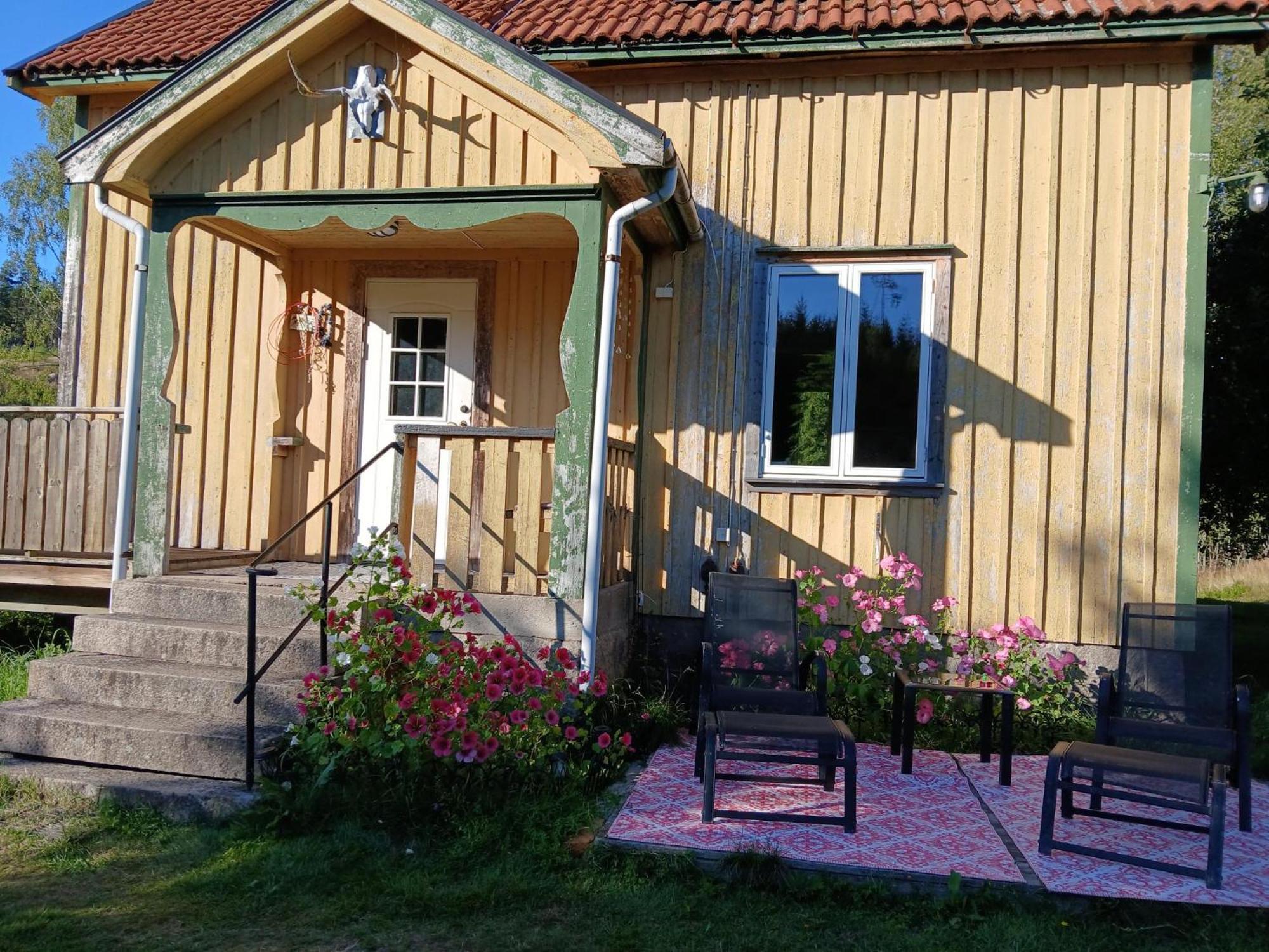 Charmigt Hus Pa Landet Naera Till Bad Strömstad エクステリア 写真